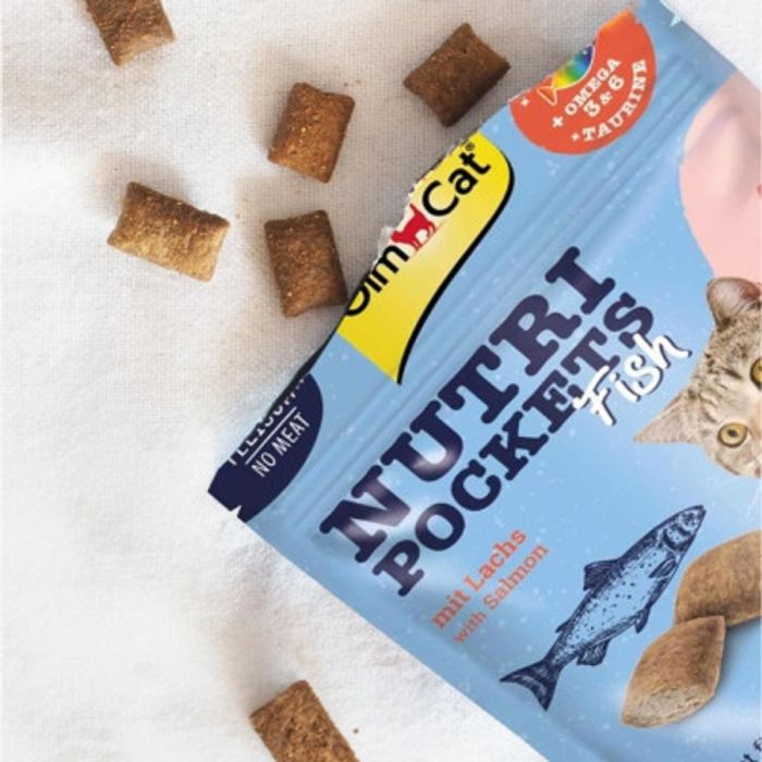 Вітамінні ласощі для котів GimCat Nutri Pockets Лосось + Мультивітамін 60 г - masterzoo.ua