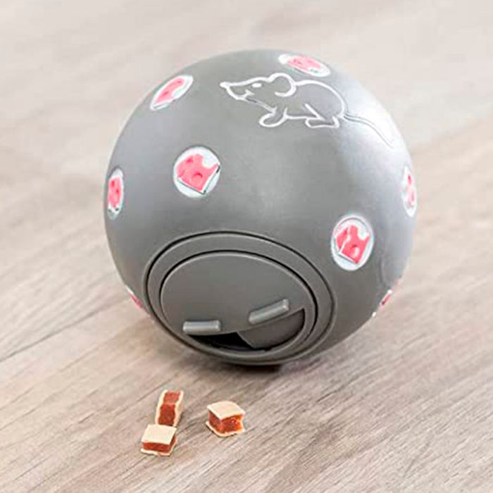 Игрушка для кошек Trixie Мяч для лакомств d=7 см (пластик, цвета в ассортименте) - masterzoo.ua